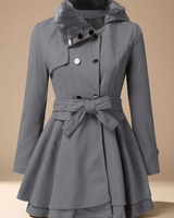 Karoline | Damen Winterjacke mit Kunstfell, Kragen und Gürtel in Grau