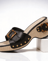 Keilsandalen Damen mit Schnalle und Nieten in Schwarz