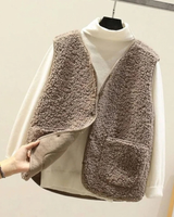 Lamia | Damen Weste aus Teddyfleece mit V Ausschnitt und Taschen in Khaki