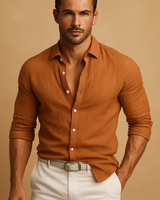 Langärmliges Button-Down-Hemd für Herren mit Kragen und Krempelärmeln in Karamell