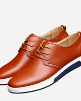 Leichte Herrenschuhe in Braun