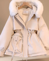 Leonie | Damen Winterjacke mit Fell, Kapuze, Taschen und Parka Stil in Rosa