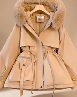Leonie | Damen Winterjacke mit Fell, Kapuze, Taschen und Parka Stil in Khaki
