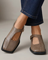 Eniolaa - Schuhe Mit Quadratischer Schuhspitze Und Schnallenriemen Im Vintage Stil in Grau