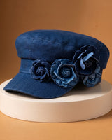 Nelisha – Jeanskappe Mit Blumenmuster in Marineblau