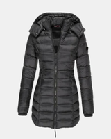 Manuela | Damen Steppjacke mit Kapuze, Reißverschluss und Schmalem Schnitt in Schwarz