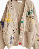Maren | Damen Strickjacke mit Buchstaben und Knöpfen in Khaki