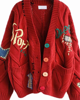 Maren | Damen Strickjacke mit Buchstaben und Knöpfen in Rot