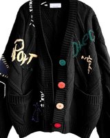 Maren | Damen Strickjacke mit Buchstaben und Knöpfen in Schwarz