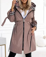 BerlinCraft™ Mantel mit Urbanen Cutouts und Hochwertigen Details / Verleihen Sie Ihrem Winterlook einen Hauch von Chic! in Braun
