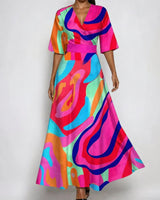 Katharina | Maxi Wickelkleid Satin Blumenmuster V-Ausschnitt Tailliert in Fuschia