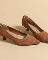 Solvei | Damen Kitten Heel Pumps Spitze Zehenpartie in Braun