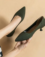 Solvei | Damen Kitten Heel Pumps Spitze Zehenpartie in Armeegrün