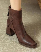 Nelly | Damen Orthopädische Stiefeletten mit Absatz und Details in Braun
