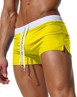 Niklas | Herren Kurze Slim Fit Badeshorts in Gelb