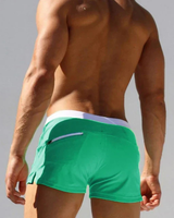 Niklas | Herren Kurze Slim Fit Badeshorts in Grün