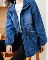 Damen-Jeansparka mit verstellbarer Taille und Vordertaschen – Svea in Blau