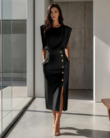 Daniela - Elegantes Midikleid mit Schlitz in Schwarz