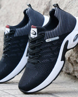 Ezra - Sneaker mit rutschfester Sohle in Schwarz