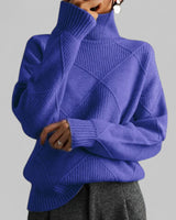 Barbara | Damen Oversized Winterpullover mit Muster und Rollkragen in Lila
