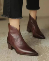 Safiya | Damen Orthopädische Stiefeletten mit Reißverschluss und spitzer Form in Braun