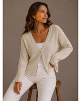 Saphira | Damen Strickjacke mit V Ausschnitt und Einem Knopf in Beige