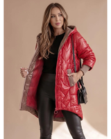 Solea | Winterjacke Damen mit Kapuze und Taschen an den Seiten in Rot