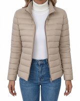 Loryta – Gesteppte Pufferjacke mit Stehkragen Und Reißverschluss in Beige