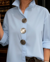 Cvijeta – Übergroß Bluse Mit Großen Metallknöpfen in Blau
