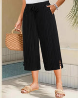 Weite Capri-Hosen für Damen mit praktischen Taschen in Schwarz