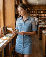 Lizilaa – Transparentes Minikleid Aus Denim Mit Spitze in Hellblau
