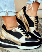 Maya - Athletische Sneakers mit Schnürung in Schwarz
