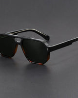 Unisex-Sonnenbrille mit Doppelsteg in quadratischer Form in Schwarz & Schildpatt