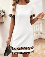 Leopardenmuster Patchwork Bootsausschnitt Kurzarm T Shirt Kleid in Weiß