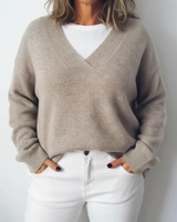 Valerie | Damen Grau Strickpullover für Große Größen im Oversize Stil mit V Ausschnitt in Grau