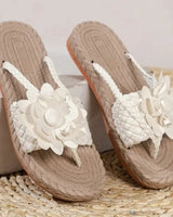 Naomi | Modische Sandalen mit Blumen in Mit