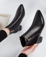 Drune | Stiefeletten - Wildleder-ähnliches Material - Spitzes Ende - Blockabsatz - Reißverschluss in Schwarz 2