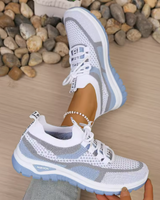 Eirlys - federleichte Sneaker in Weiß-Blau